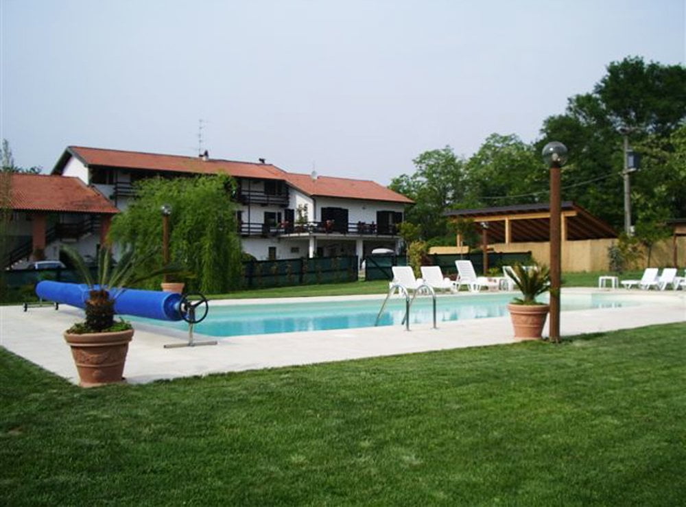 Agriturismo Fanos Farm Piemonte Con Piscina E Scuderia